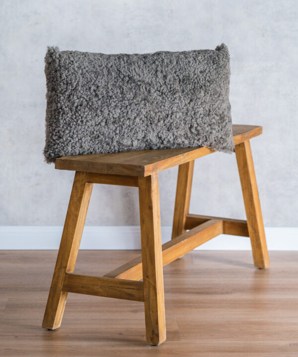 Kissen aus Lammfell geschoren kurzhaarig Schlamm