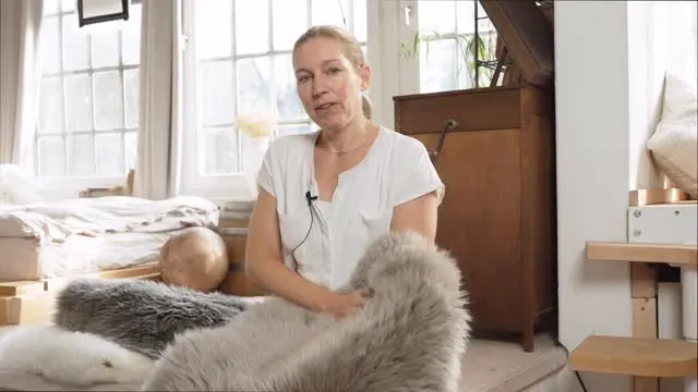 In diesem Video möchte ich gerne nochmal die unterschiedlichen Merinofell 🐑 Varianten bei mir im Shop beschreiben. 😀Genießt Euer Sonntag! ❤️Ich stehe heute in Rehden auf dem Herbstmarkt 🍂 , also wer noch nichts zu tun hat, kommt vorbei!#schaffell #lammfell #wohnideen #wohninspiration #gemütlichkeit #kuschelig #fellliebe #rehden #naturpur #wohnaccessoires #interiordesign #herbststimmung